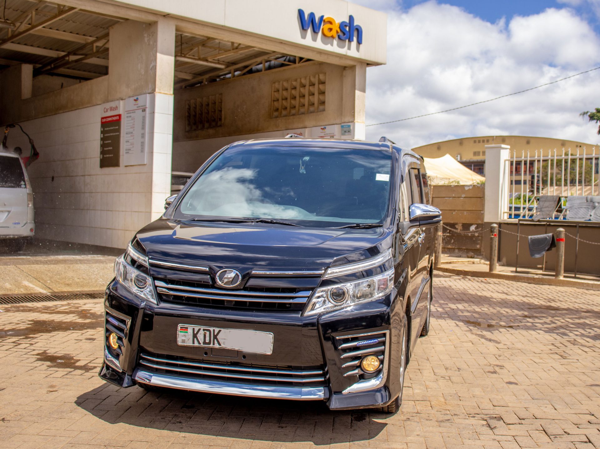 Toyota Voxy 2016 (Chauffeured)
