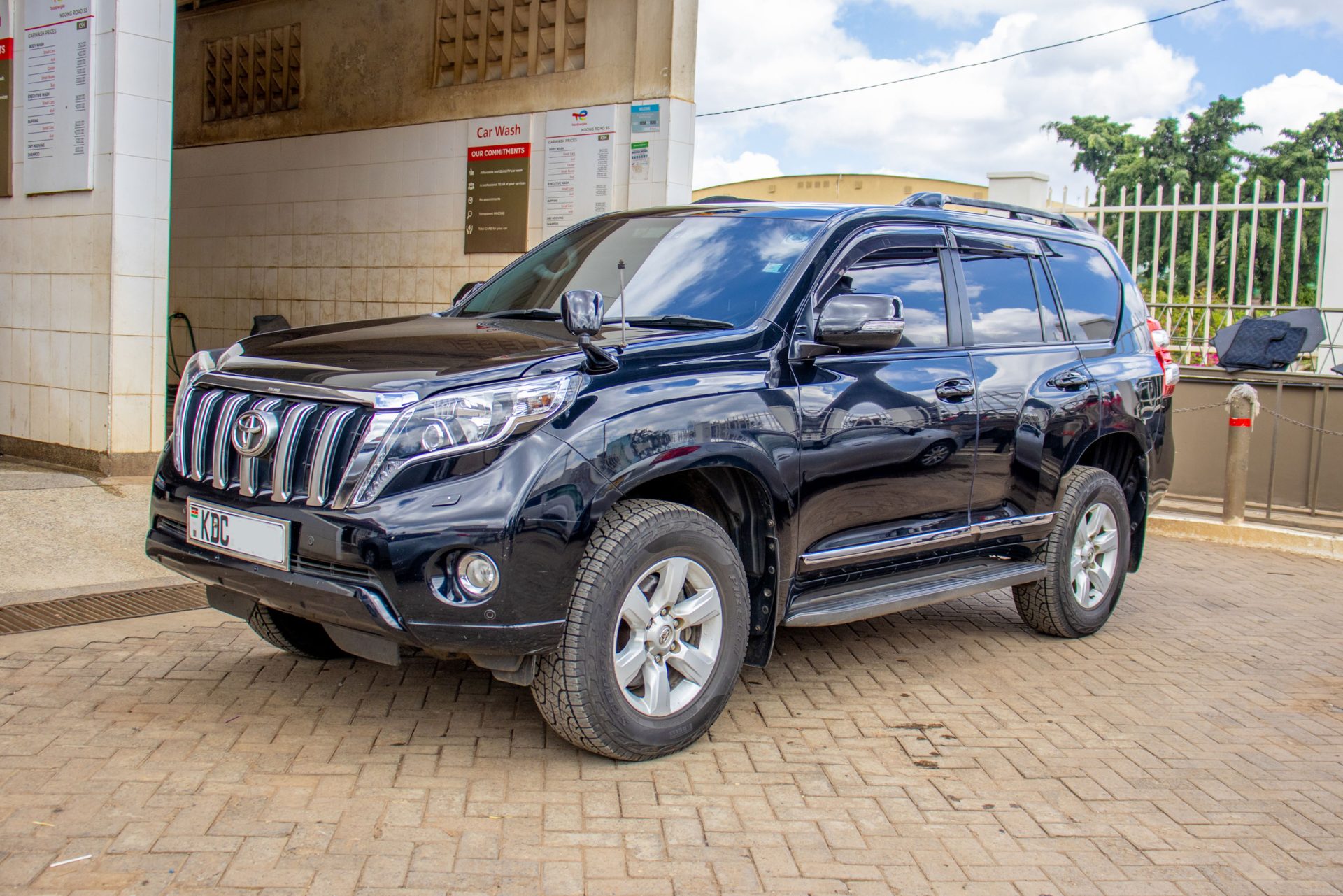 Toyota Landcruiser Prado J150 2017 (Chauffeured) I