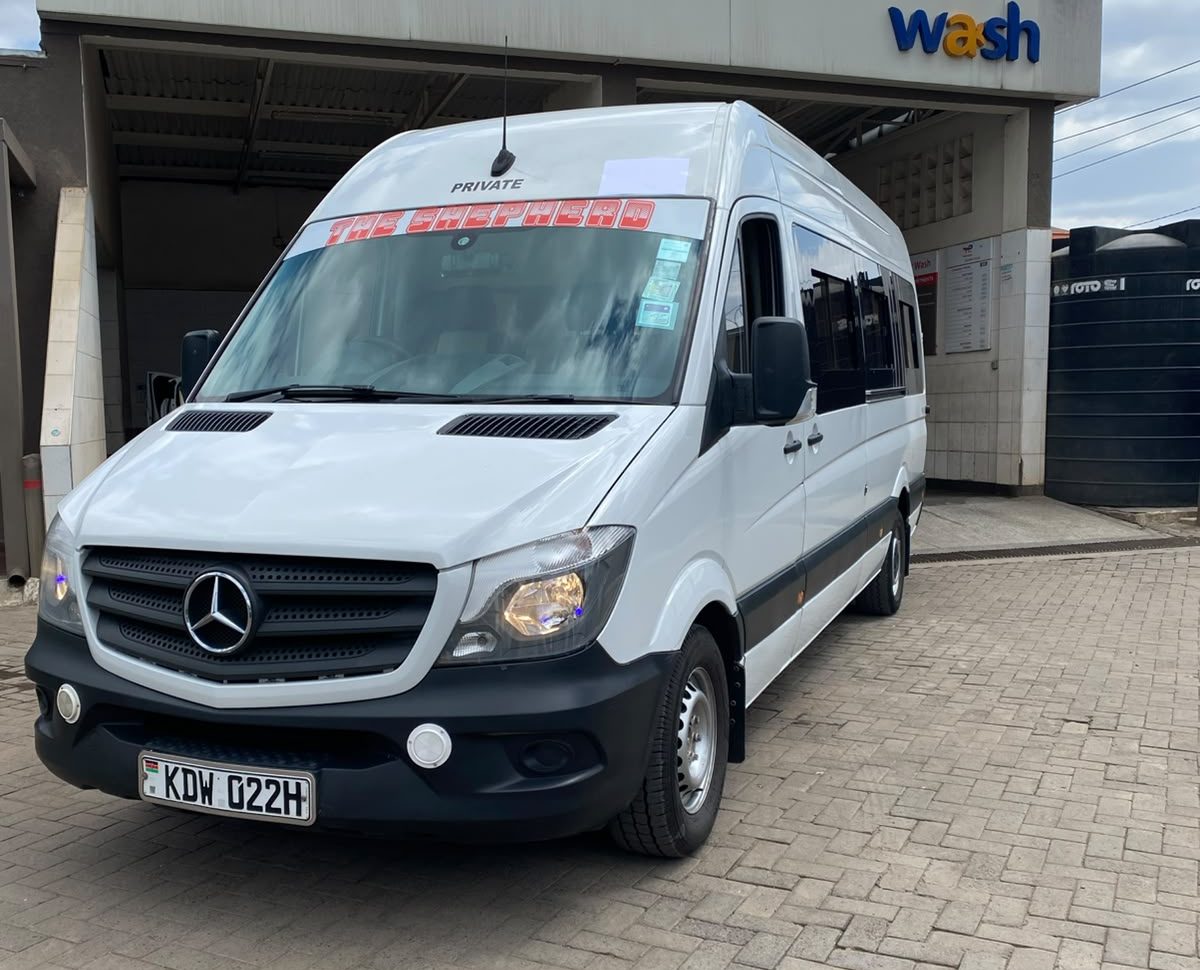 Mercedes Benz Sprinter – 19 Seater