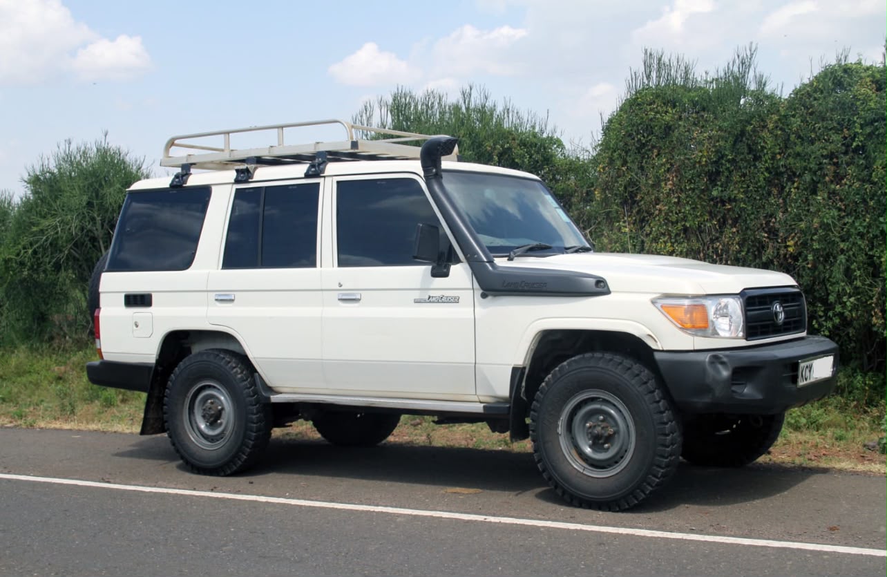 Land Cruiser 70 Series – Chauffeured