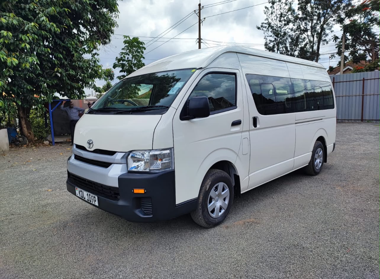 Toyota Hiace – High Roof Executive Van